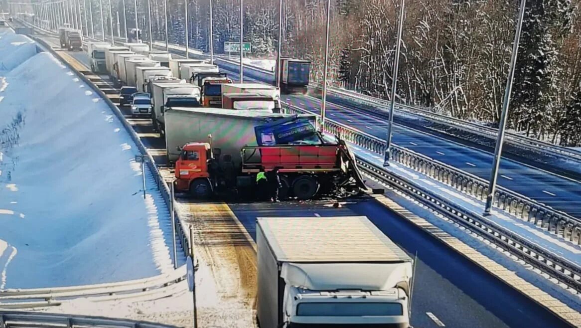 М11 новгородская область. Авария на м11 в Новгородской области. ДТП на м11 в Окуловском районе. Авария трасса м11 Окуловский район. ДТП м11 Новгородская область.