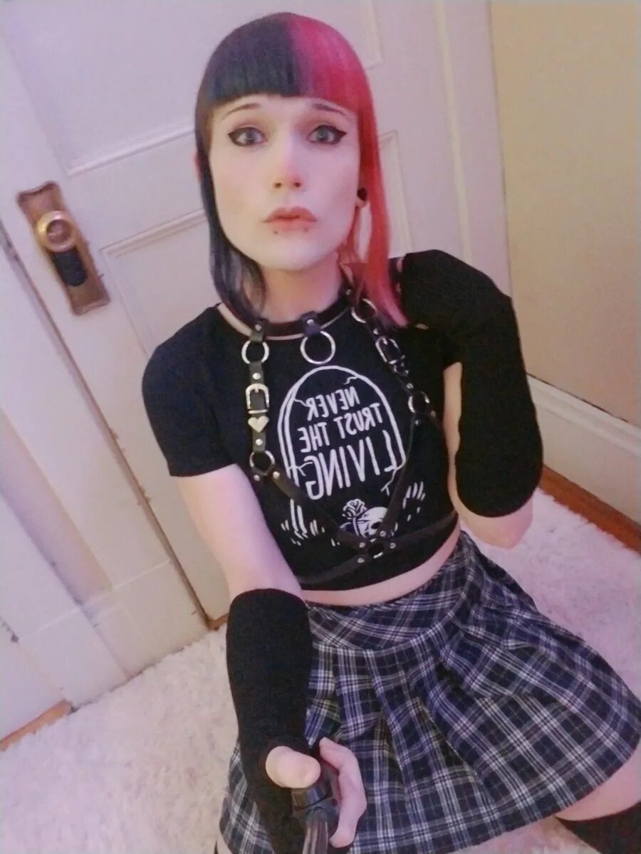 Фембой бтс. Laura wayland трап. Саша фембой. Фембой в платье. Фембой каору.