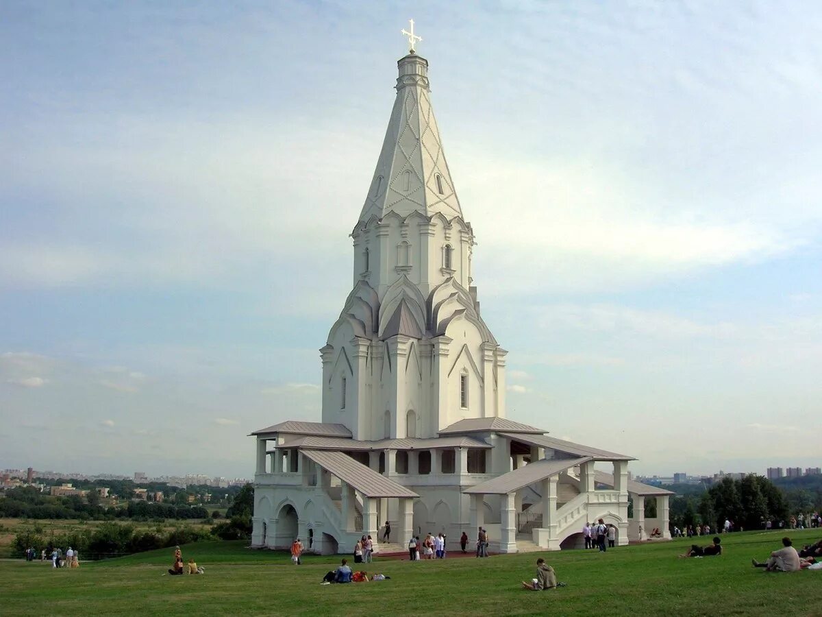 Architecture russia. Церковь Вознесения Господня в Коломенском. Храм Вознесения в Коломенском. Храм Вознесения в Коломенском 16 века. Церковь Вознесения в Коломенском 15 век.