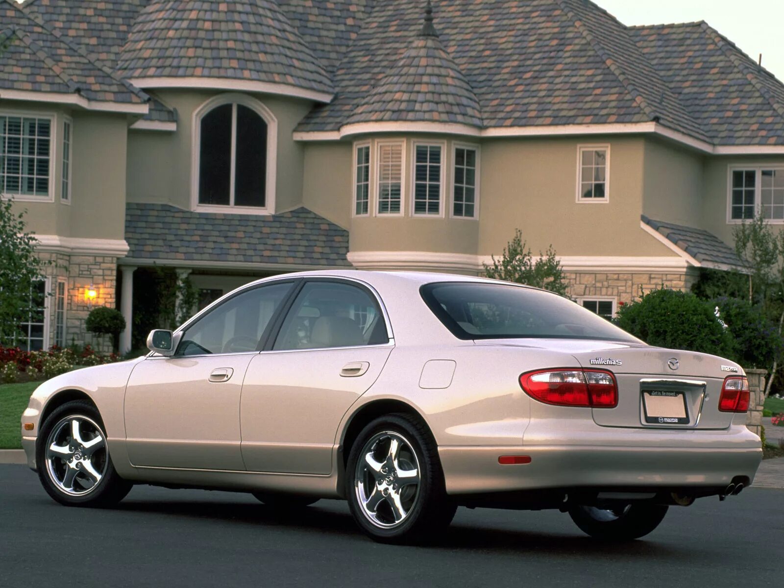 Купить мазда милления. Мазда Милления 2000. Mazda Millenia 1995. Mazda Millenia 2003. Мазда Милления 2000 год.