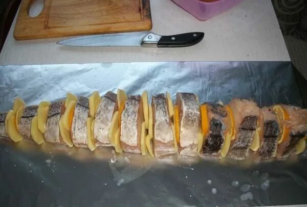 Самая вкусная рыба. Рыба пикша в духовке. Пикша в духовке в фольге. Рыба пикша жареная. Пикша жареная.