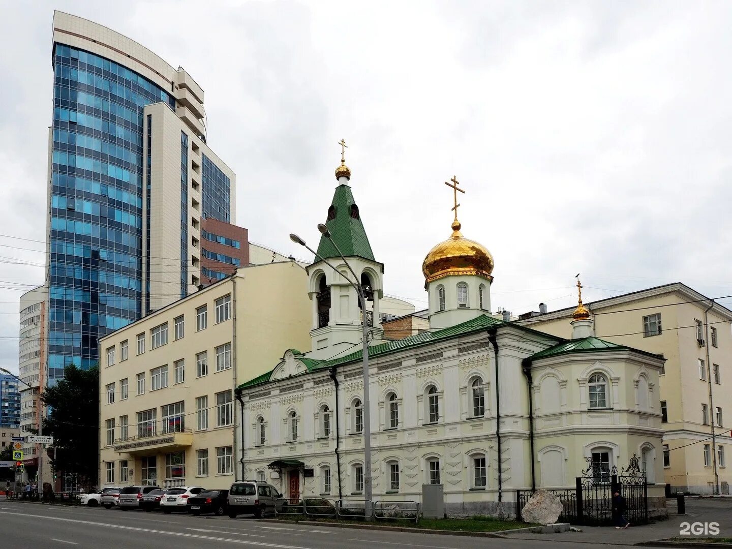 Храм Николая Чудотворца Екатеринбург. Храм Николая Чудотворца в Екатеринбурге на Куйбышева. Екатеринбург Куйбышева 39 храм Николая Чудотворца. Храм Николая Чудотворца при УГГУ. Храм куйбышева