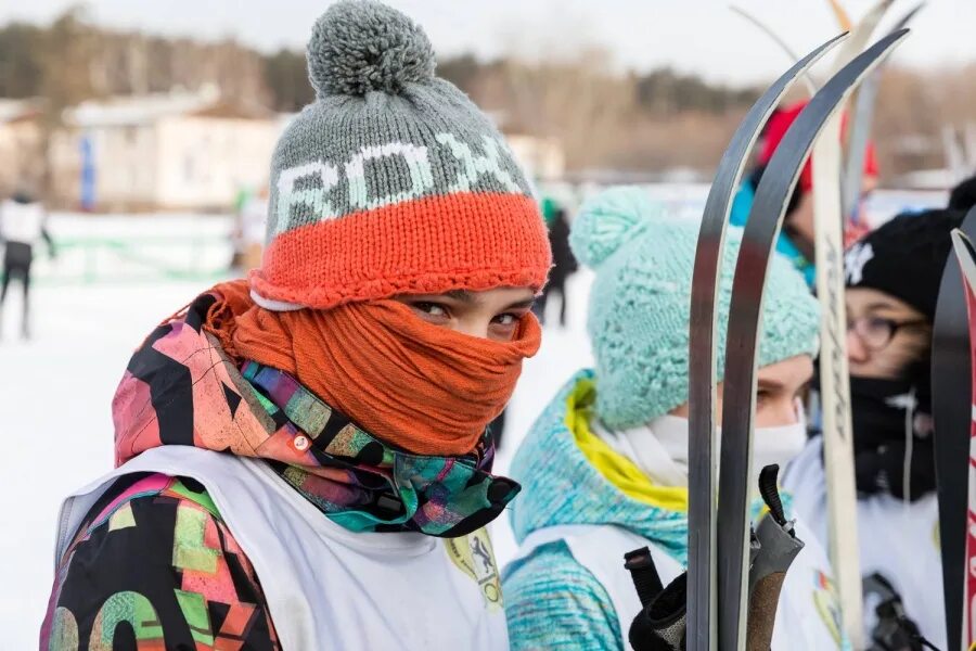 Лыжник в Мороз. Холод лыжи. Лыжи в Мороз. Лыжник в холоде. Cold лыжи