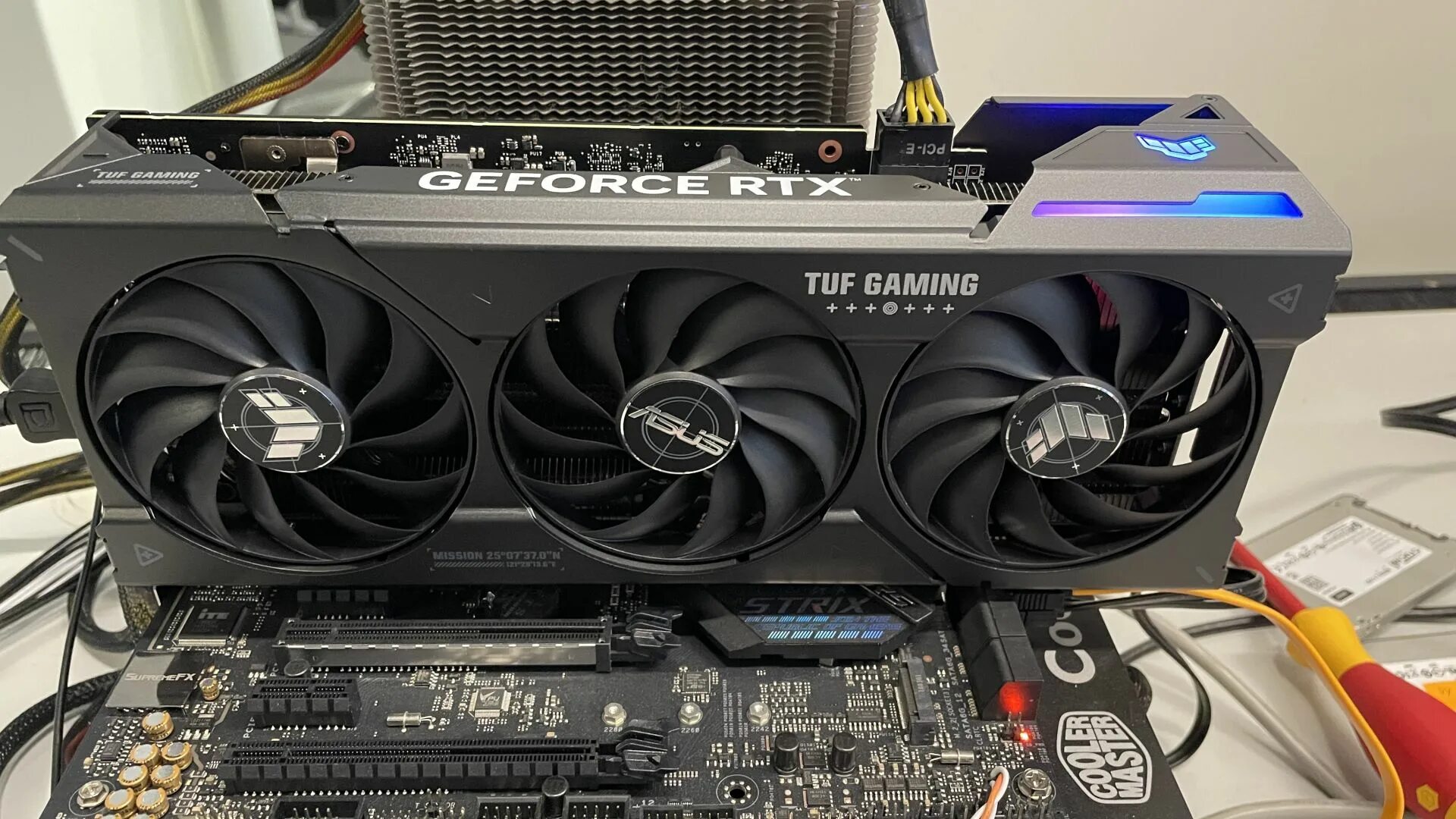 Asus 4060 ti tuf gaming. GEFORCE GTX 4060 ti. ASUS GEFORCE RTX 4070 ti TUF Размеры. RTX 4060ti купить Aero OC. Видеокарта ASUS NVIDIA GEFORCE RTX 4060ti TUF-rtx4060ti-o8g-Gaming 8гб Gaming, gddr6, OC, Ret.