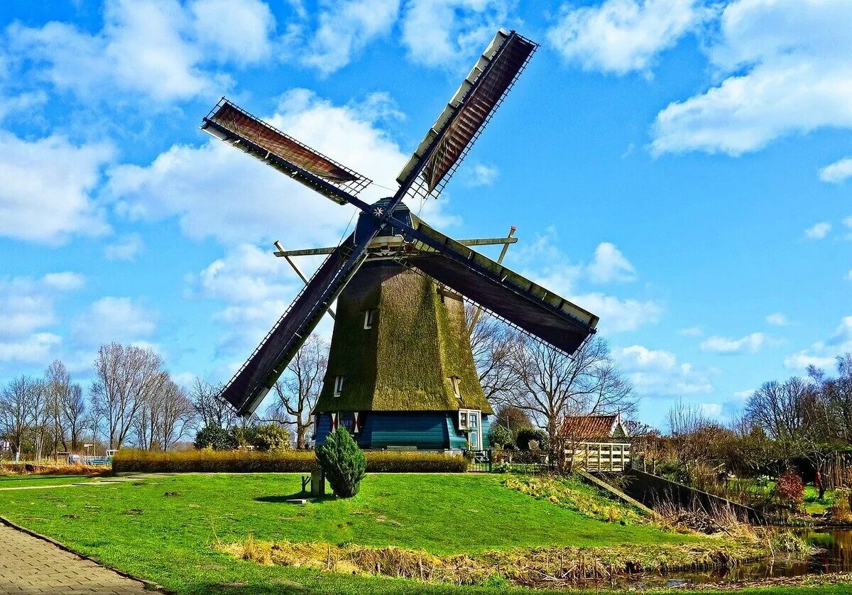 Высота мельницы. Кижи мельница. Ветряная мельница Нидерланды. Ветряная мельница в Овстуге.