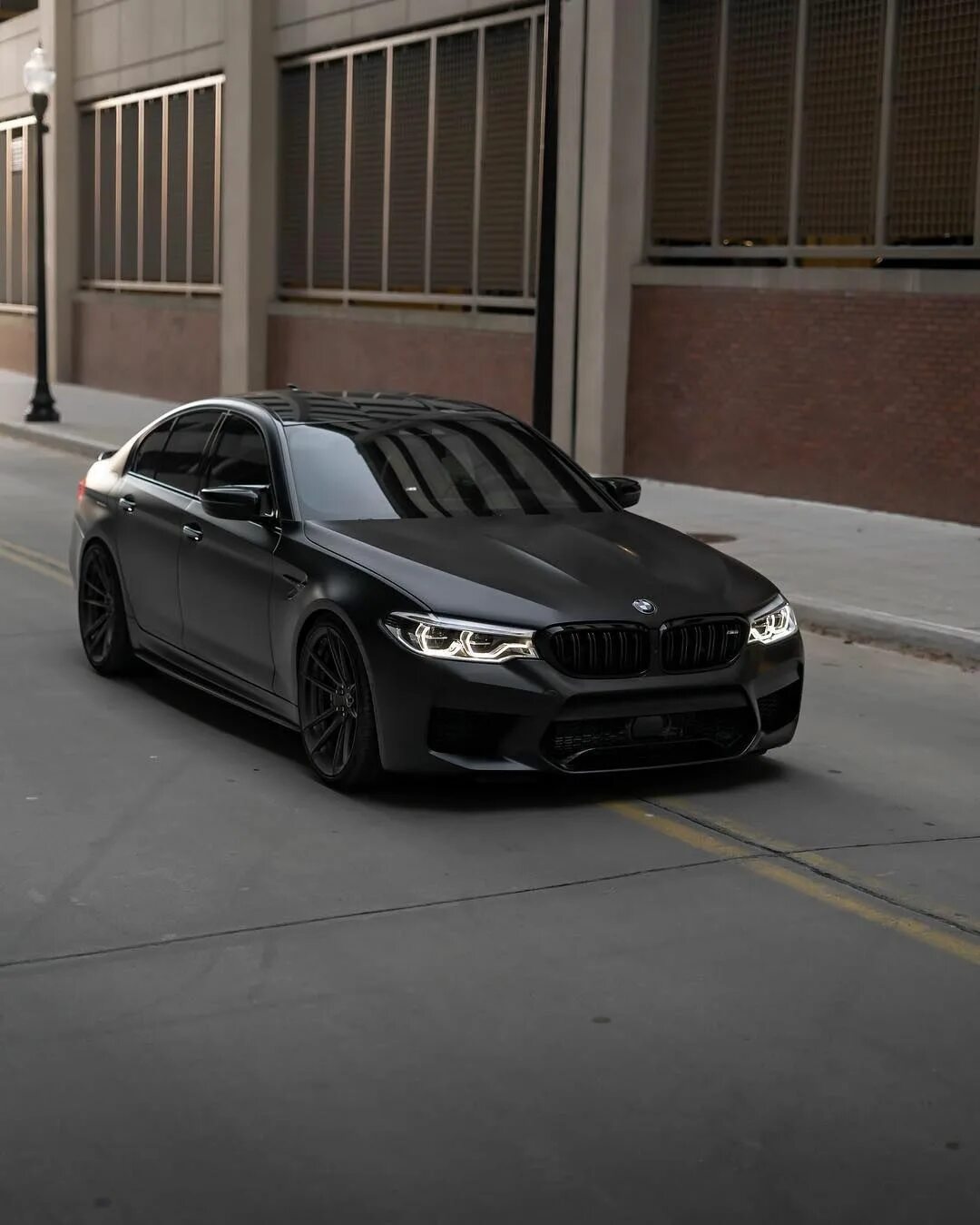 Бмв м5 матовая. BMW m5 f90 черная. BMW m5 f90 Competition черная. BMW m5 f90 матовая. БМВ м5 ф90 черная.