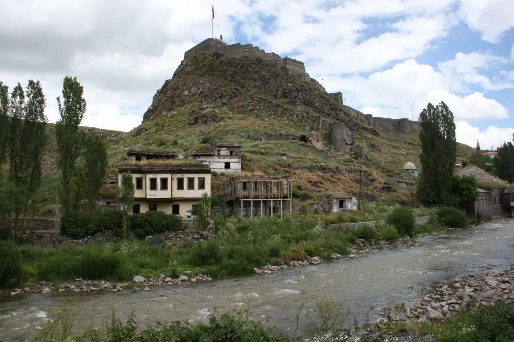 Карс плюс. Карс Армения. Карс город в Армении. Сарнахпюр Армения село. Крепость карс Турция.