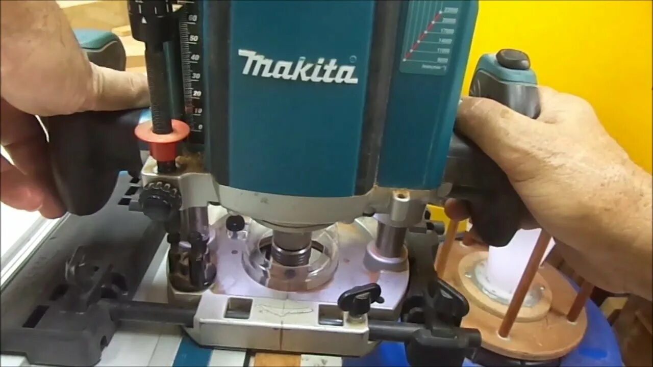 Фрезер с глубиной погружения 80. Makita rp1110c (rp1110c). Фрезер с глубиной погружения 70мм. Глубина погружения фрезера. Глубина погружения фрезера.