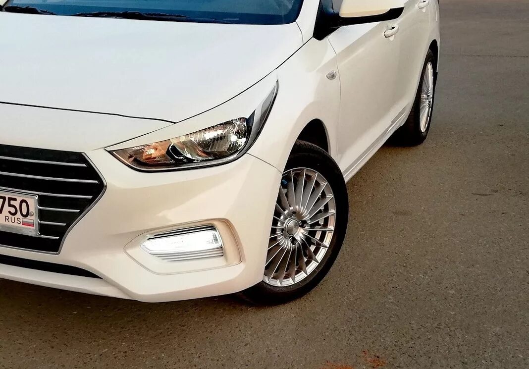 Hyundai Solaris 2017. Бампер Hyundai Solaris 2017. Бампер Хендай Солярис 2017. Тюнинговый бампер на Солярис 2017.