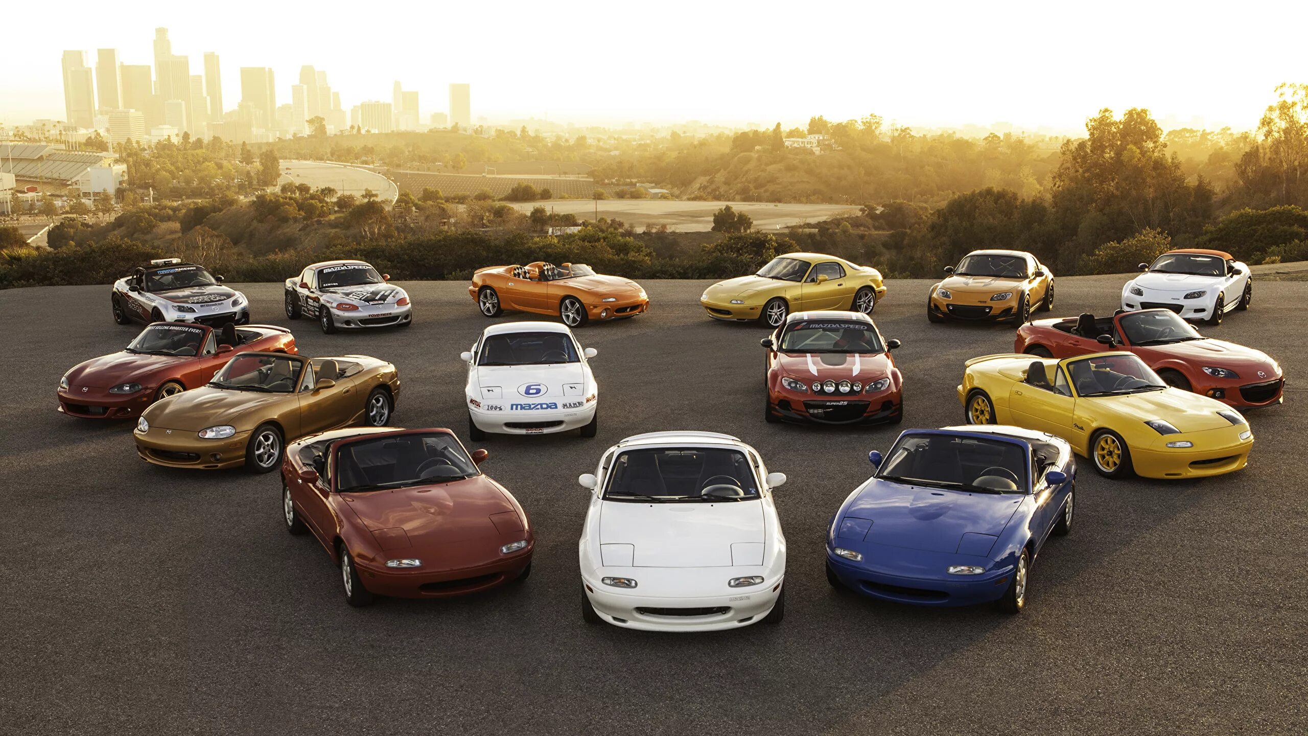 Таксопарк стоянка такси. Как называется где машины стоят. Автомобильный транспорт. Как называется где машины стоят. Как называется где машины стоят.