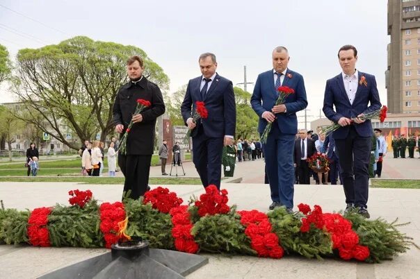 Серпухов 9 мая 2025. Соборная гора серпухов вечный огонь. площадь славы серпухов. парад серпухов 2025 9 мая. серпухов парад 9 мая.
