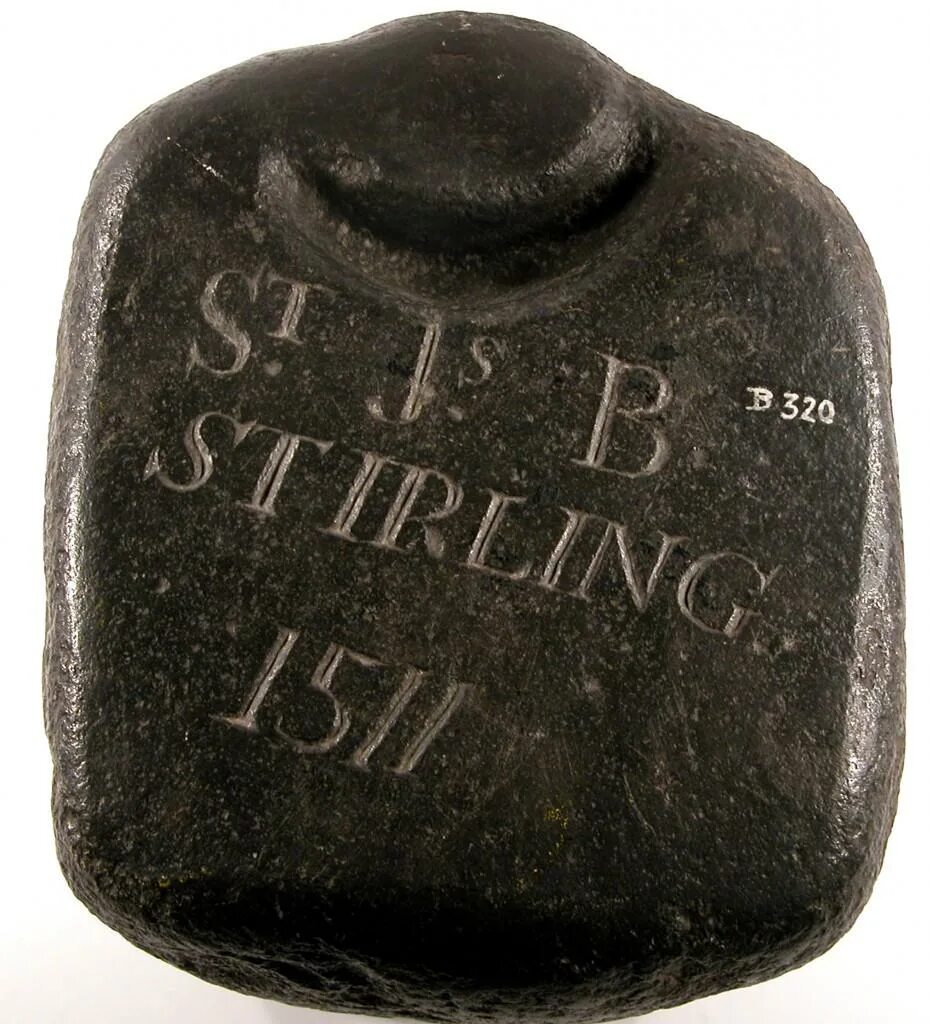 First stone. Камень керлинг 1511. Керлинговый камень 1511 года. Старинные камни для керлинга. Первый камень для керлинга.