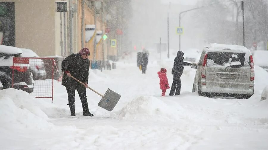 Сильный будет снегопад. Сильный снегопад. Сильные снегопады в России. Сильный снегопад в Москве. Обильный снегопад фото.