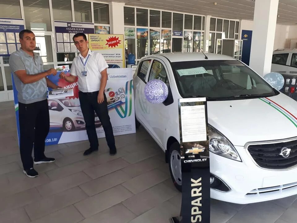 Uzauto savdo. Gm uzbekistan автосалон. Savdo. Автомобили дженерал моторс узбекистан. Уз авто моторс нексия 3.