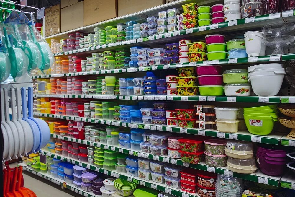 товары вт. магазин хозтоваров. магазин хозтоваров фото. 1000 мелочей товары. капсульная кофемашина bosch красного цвета.