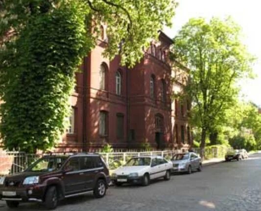 Калининград улица томская. Томская 19 калининград. Войкова 19 томск. Ул. Хостел эдьюкейшн калининград.