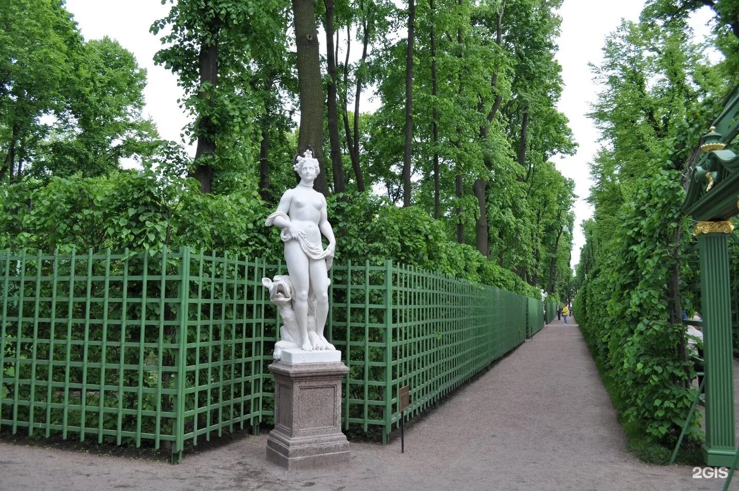 мраморные статуи в летнем саду в петербурге. 1869 г. скульптуры летнего сада в санкт петербурге. скульптуры летнего сада в санкт петербурге. статуя яна собесского летний сад.