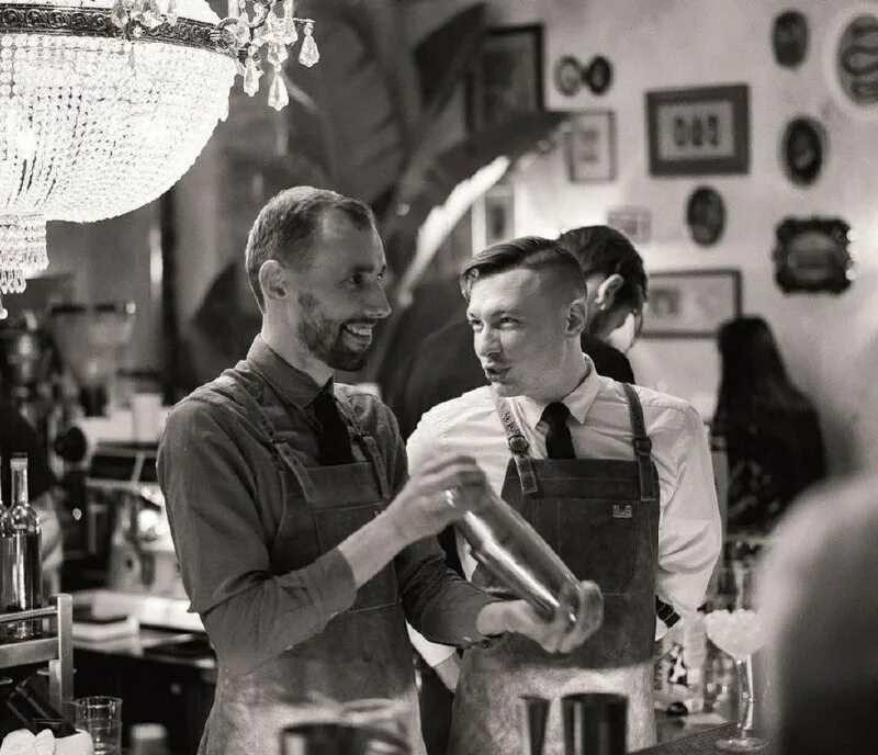 В моем любимом баре наполовину. Стэнли кубрик и марлон брандо. В моем любимом баре наполовину. В моем любимом баре наполовину. В моем любимом баре наполовину.