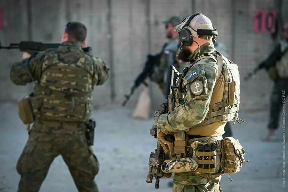 Grom 30k 2025. Польский спецназ jwk. отряд гром польша. польский спецназ гром. польский спецназ grom.