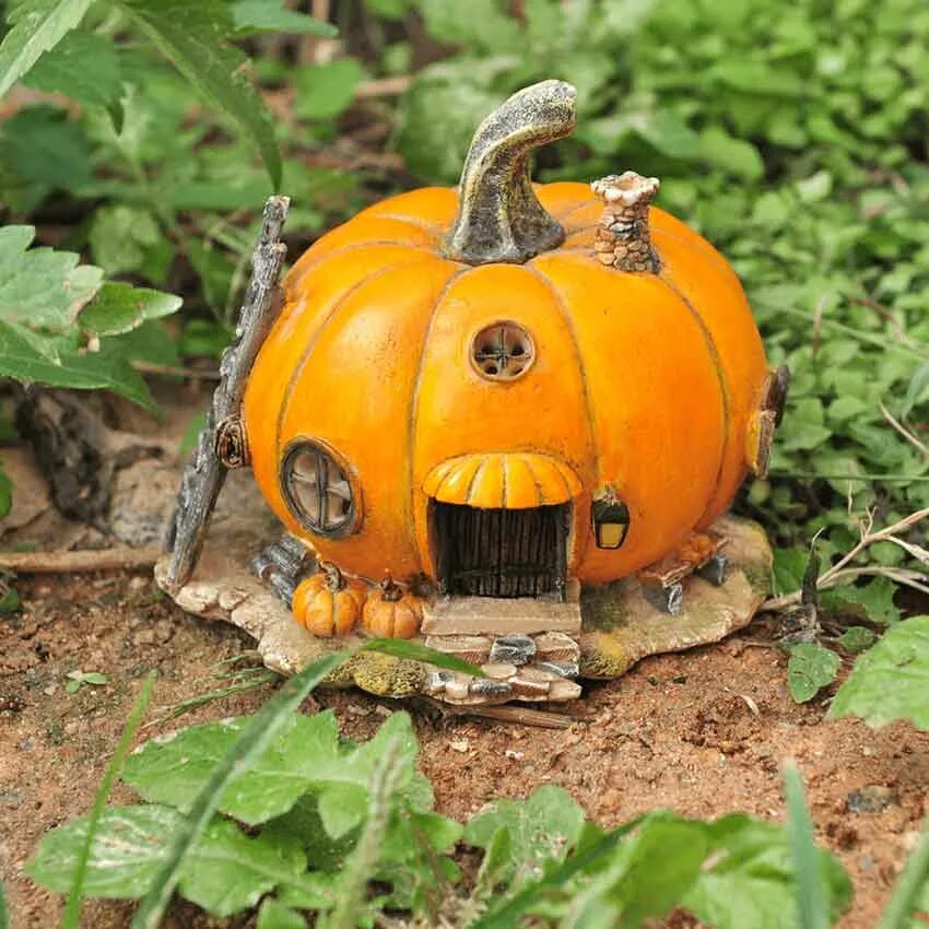 Домик тыквы. Домик тыковки. Красивый домик из тыквы. Домик тыквы. Домик тыква из полимерной глины.