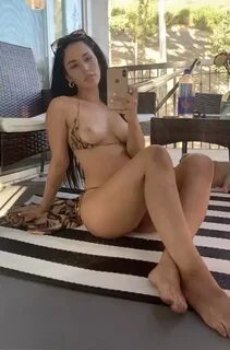 Slideshow lindsey groll only fans 