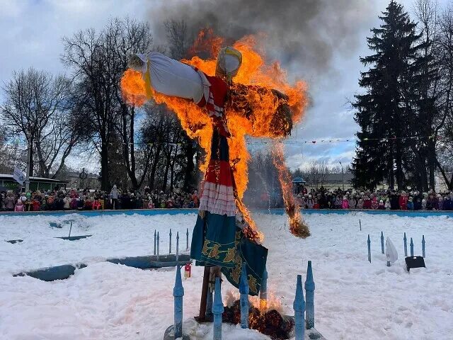 Масленица. Прощенное воскресенье сожжение чучела. Коломенское сожжение Масленицы. Коломенское Масленица.