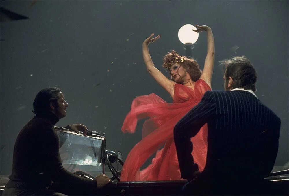 колибри федерико феллини. федерико феллини исполнитель. федерико феллини и моника белуччи. включи клипы федерико. клип первый канал 80.