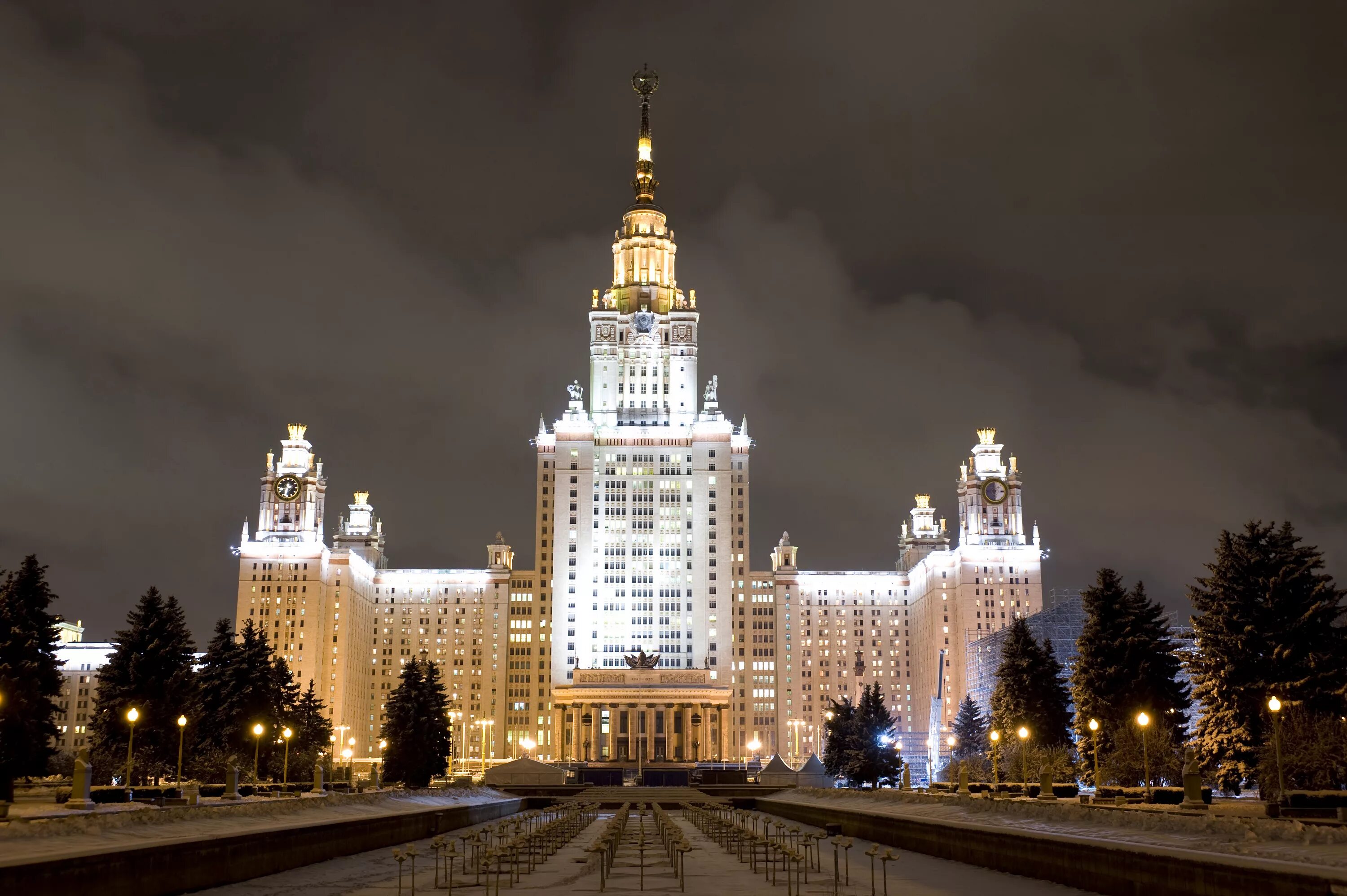 Московский государственный университет имени м.в.Ломоносова，МГУ. Главное здание МГУ имени м.в. Ломоносова, Москва. Москва высотка МГУ. Сталинский Ампир МГУ.