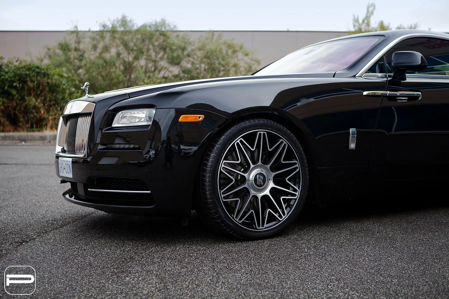 Диски роллс ройс. Диски Rolls Royce r17. Rolls Royce Wraith диски. Rolls Royce колесо.