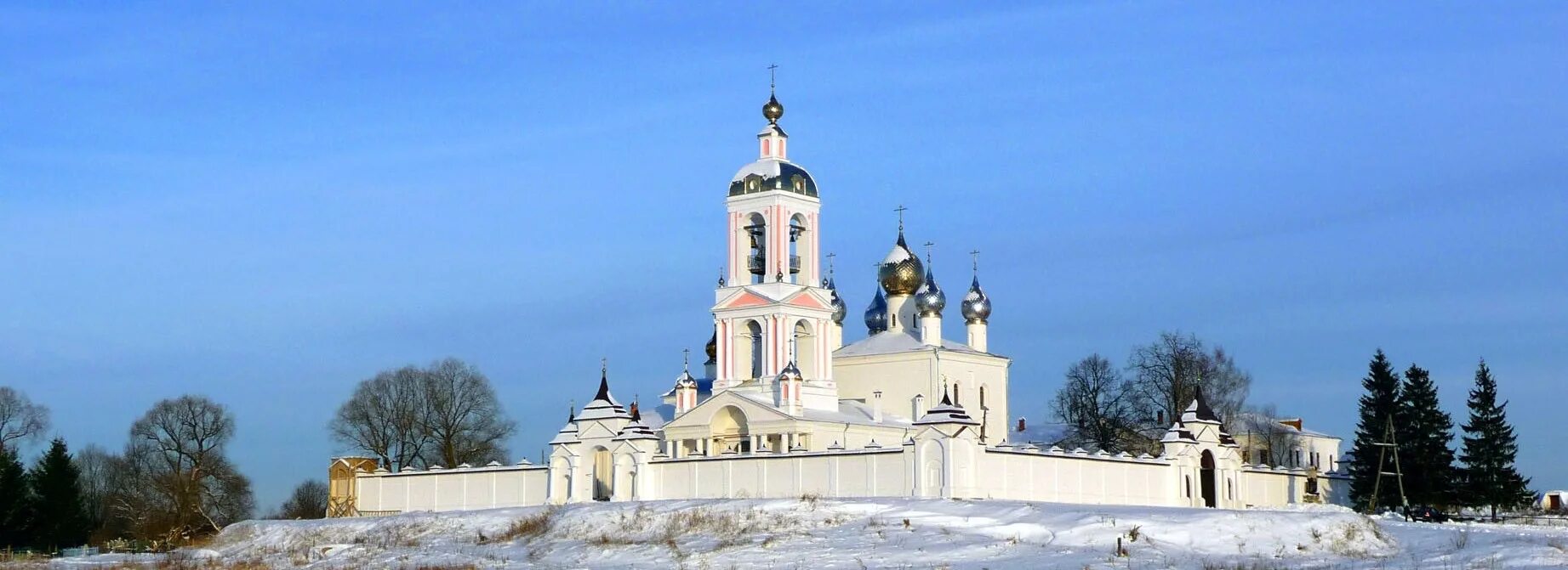 Антушково монастырь сошествия креста. Антушково монастырь сошествия. Погост крест зимой. Мужской монастырь животворящего креста погост крест. Монастырь сошествия креста на никольском погосте в антушково.