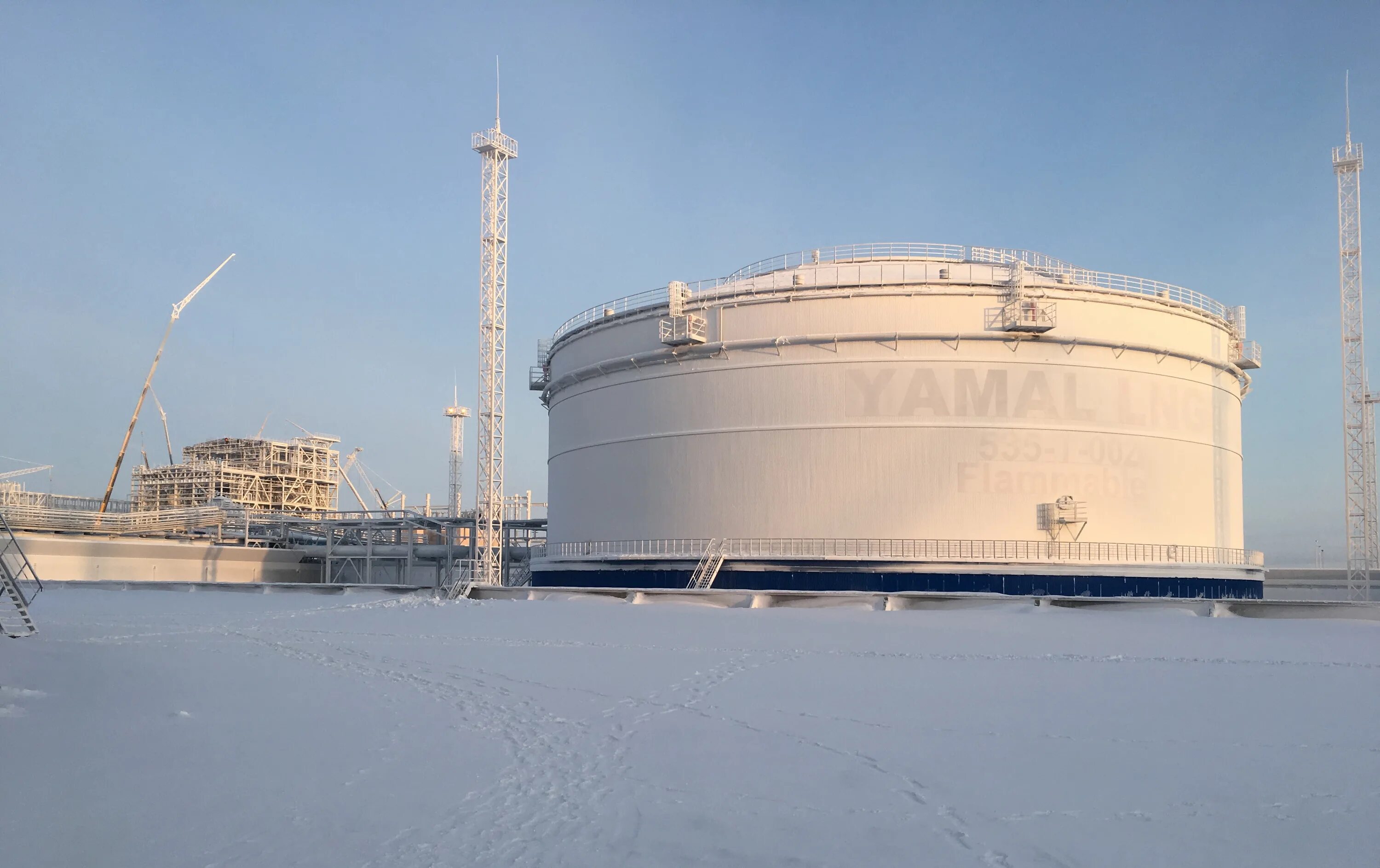 резервуар рвс 20000. хранилища тольятти азота. изотермический резервуар спг. изотермические хранилища. изотермическое хранилище аммиака фосагро.
