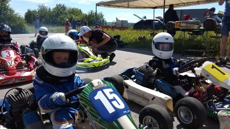 авария на ленина сегодня ижевск. автомобилист ижевск. автомобилист ижевск. авария в ижевске фото16. тренировки по картингу в казани до 18.