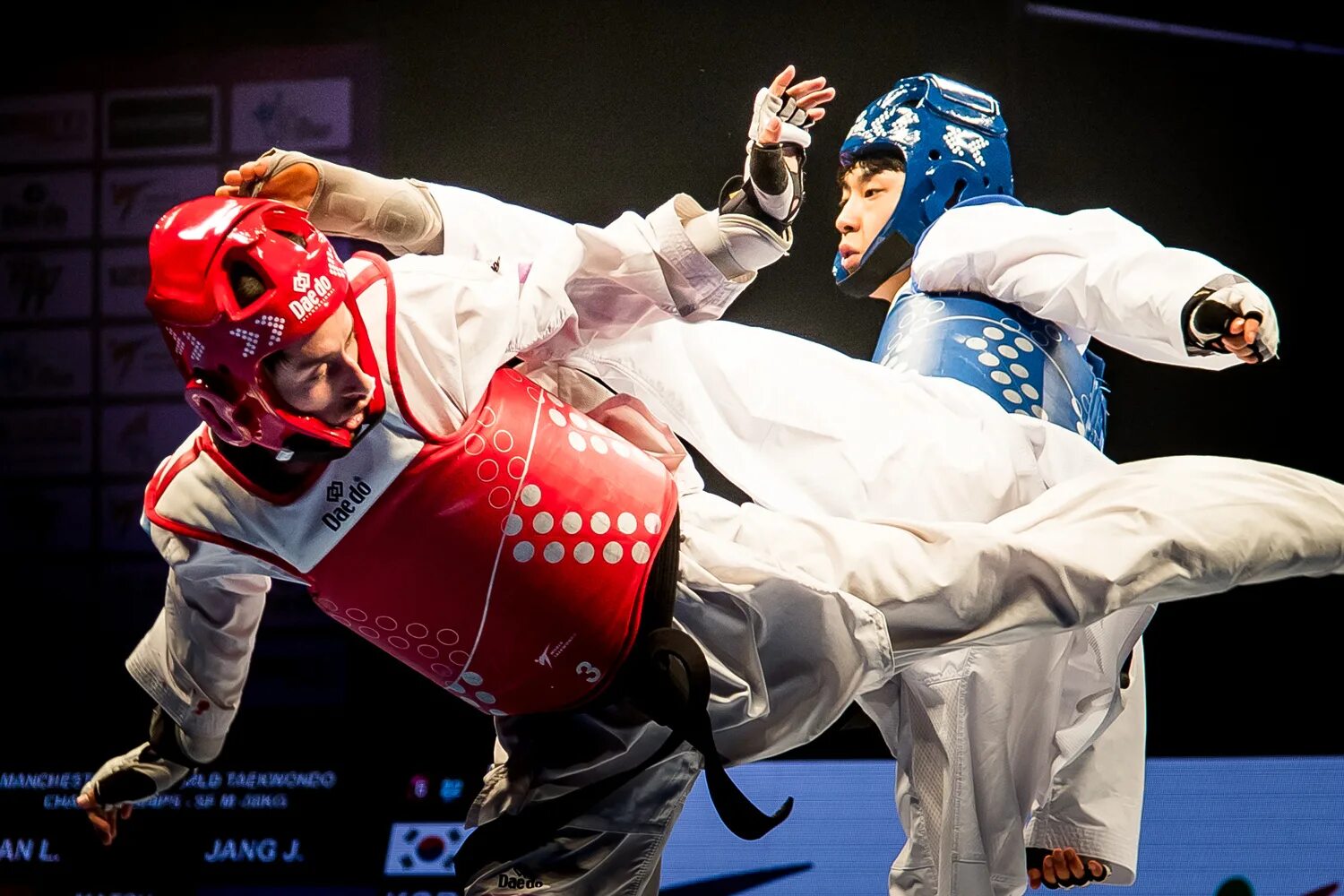 что лучше карате или тхэквондо. каратэ и тхэквондо разница. каратэ тхэквондо дзюдо разница. карате или тхэквондо. тансудо.