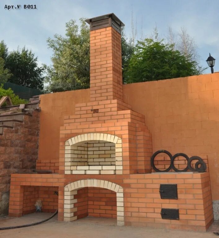 Барбекю из красного кирпича. Комплекс барбекю мангал казан коптильная. Угловой барбекю комплекс. Уличная печь. Мангал казан по московски из кирпича.
