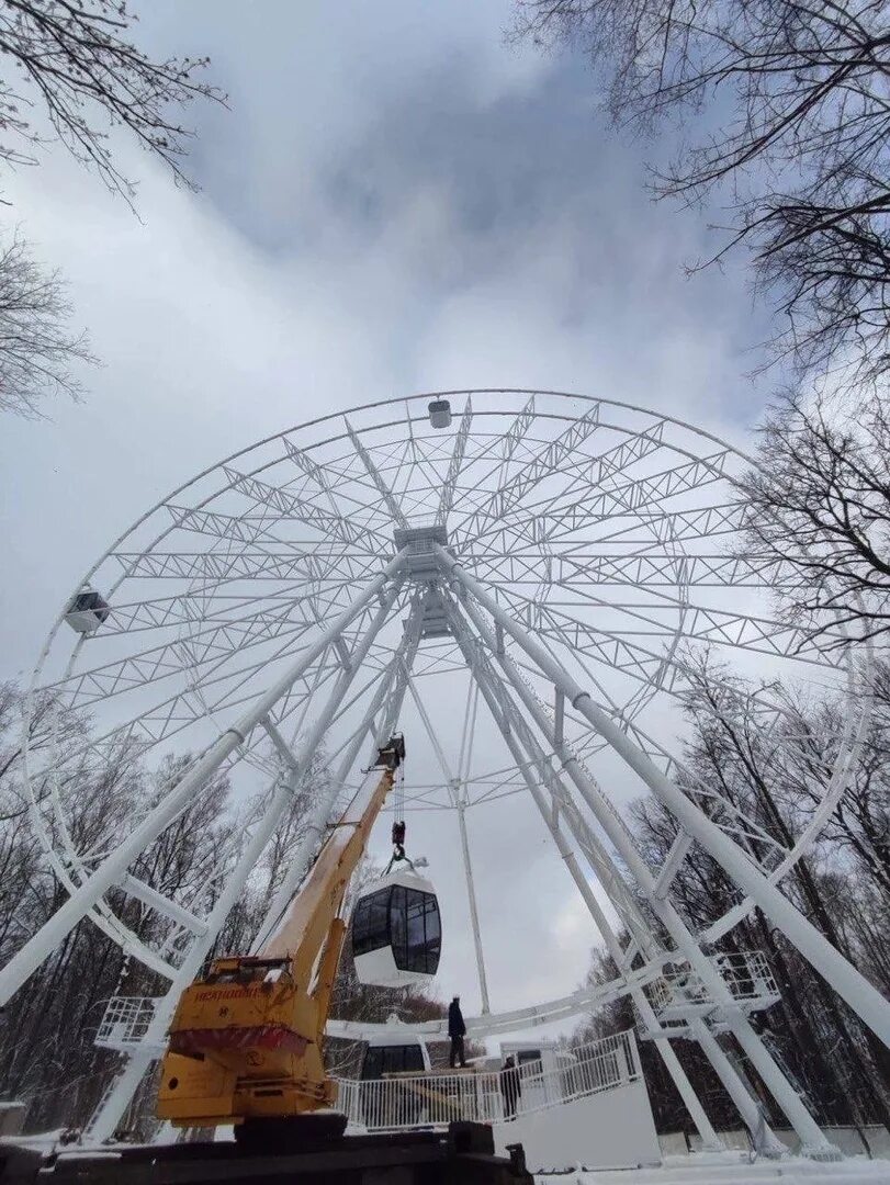 Масленица в химках парк толстого 2024. Колесо обозрения Химки парк Толстого. Колесо обозрения в парке Толстого в Химках. Колесо обозрения Сормовский парк. Кабинка колеса обозрения.