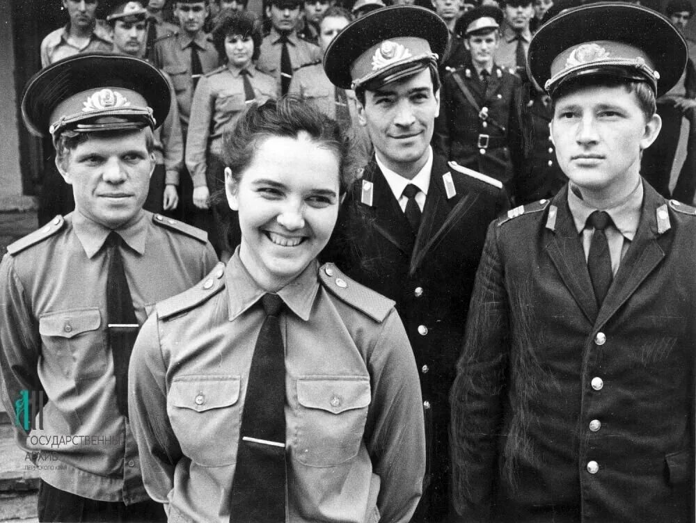 От 3 февраля 2005 г. Советский милиционер. Советская милиция. Форма советского милиционера. Советская женщина милиционер.