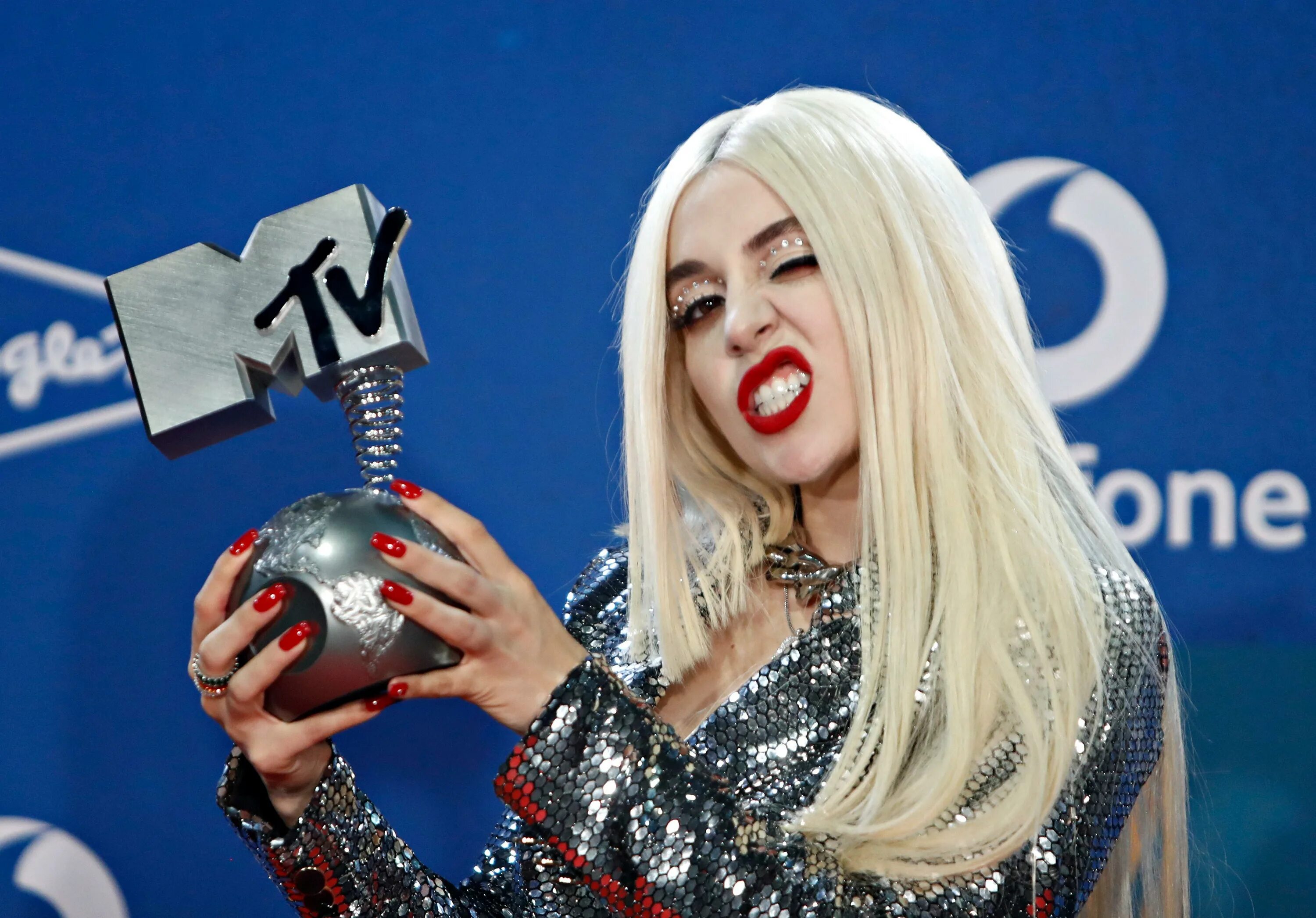 Марув 2019 MTV. Ava Max американская певица. Американские певицы 2020 популярные. Эпатаж. Пародии певиц