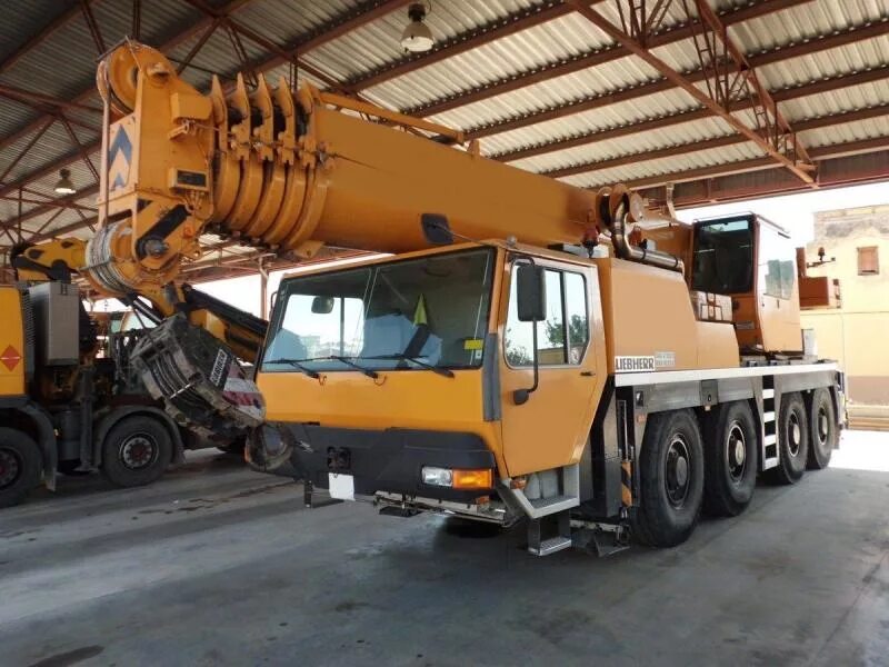 Аренда тн. Либхер ЛТМ 1080/1. Liebherr LTM 1080. Кран Либхер ЛТМ 1080. Кран Либхер 80 тонн.