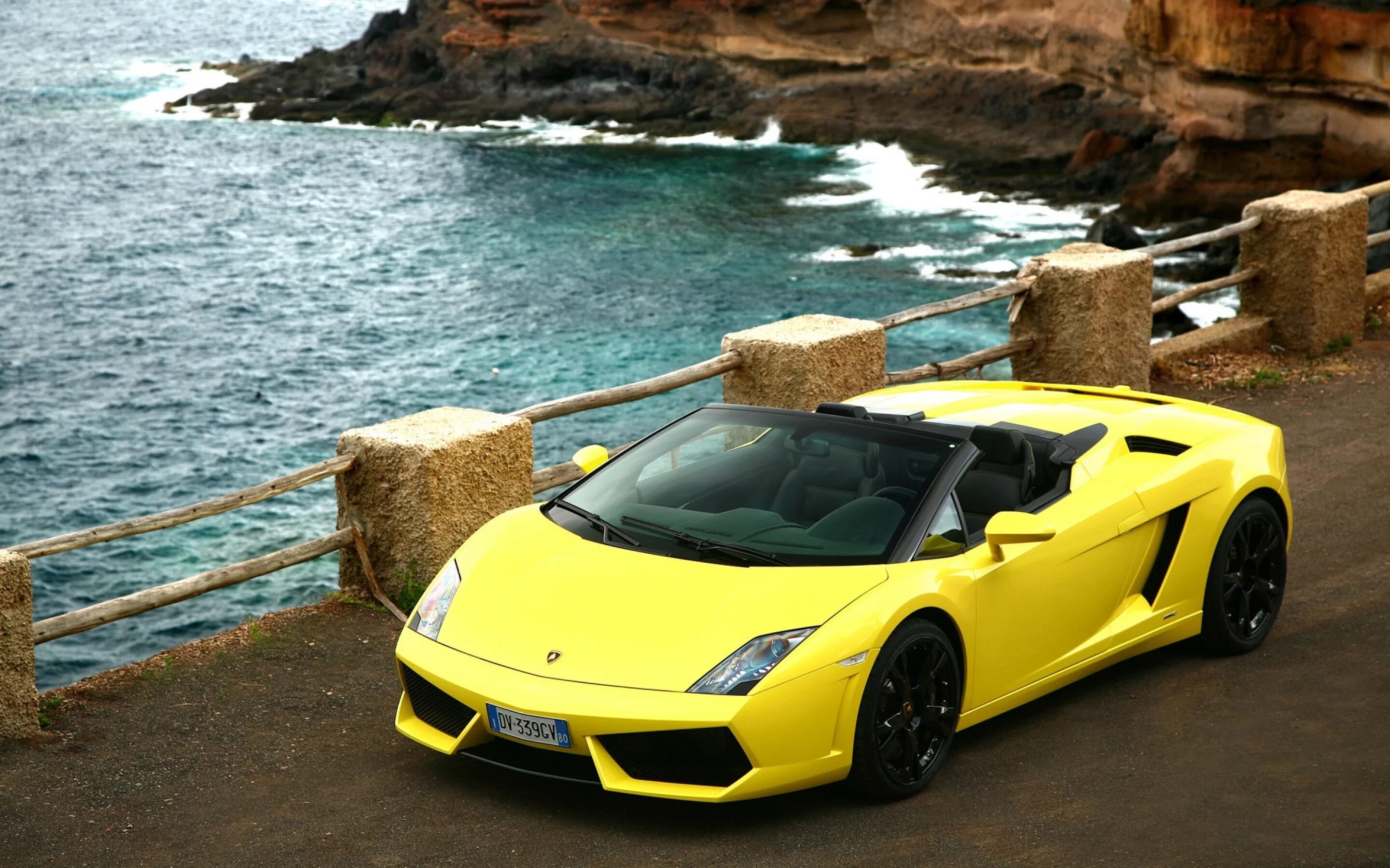 Картинки автомобильных. Lamborghini Gallardo LP 560 -4 Red. Gallardo 400. Лам Lamborghini у. Крутые Тачки на фоне природы и красивых.