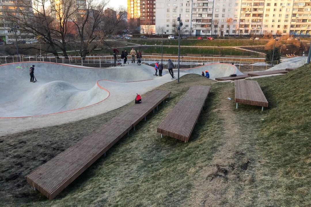 Сколько человек в видном. Скейт парк Видное у искры. Видное скейт парк в Видном.