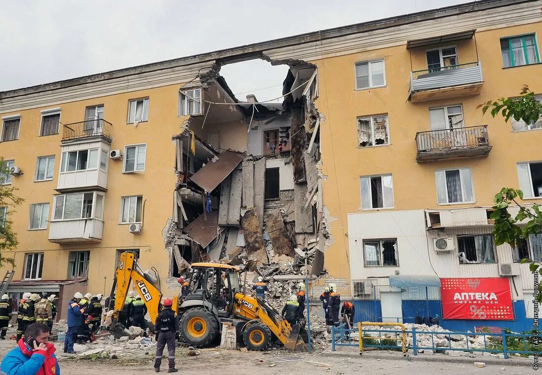 Разрушение зданий и сооружений. Взрыв в волгограде жилого дома от газа. дом взорвался. разрушение дома.