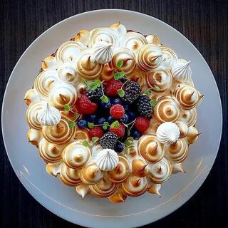 Торты с декором сверху