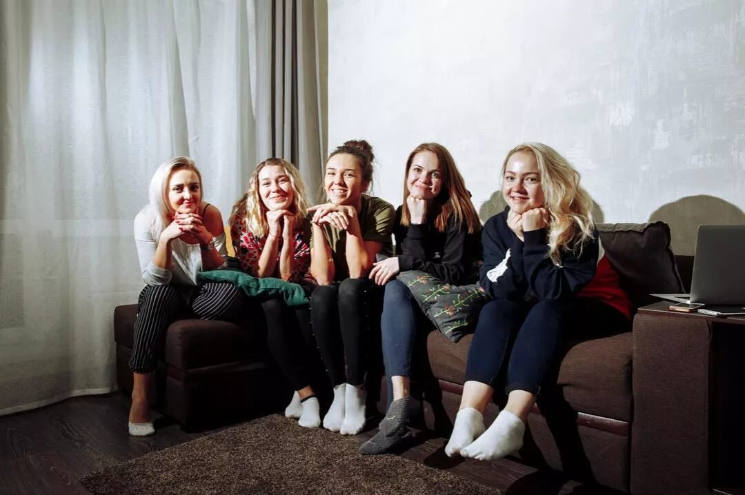 Варвара щербакова тнт. Варвара щербакова 2022. Варя щербакова женский стендап. Варвара щербакова женский стендап. Женский стендап 2021 варвара щербакова.