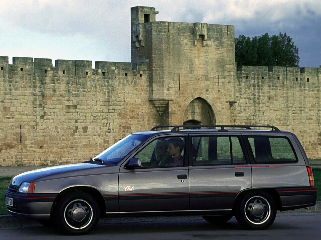 Опель караван универсал. Opel Caravan 1990. Опель Kadett Caravan универсал. Opel Kadett универсал. Опель кадет 1990 универсал.