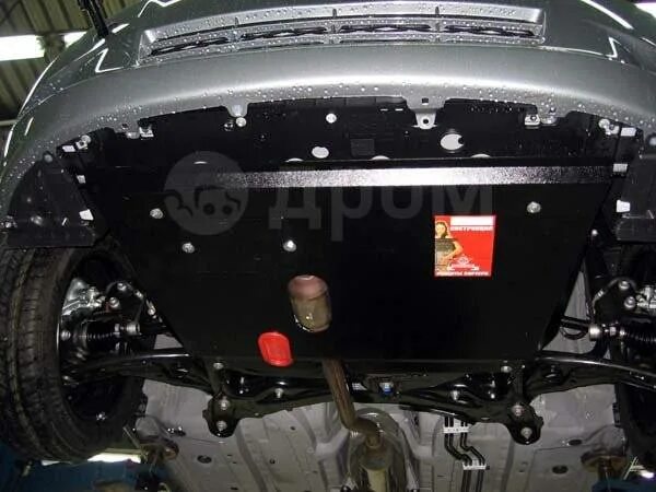 3. Защита двигателя тойота ярис. Тойота ярис 2008 1. Защита двигателя toyota yaris 2008. Защита картера toyota yaris 1.