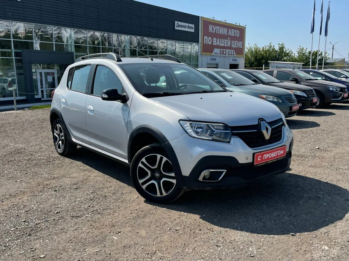 Купить б/у Renault Sandero II Рестайлинг Stepway 1.6 MT (82 л.с.) бензин механик