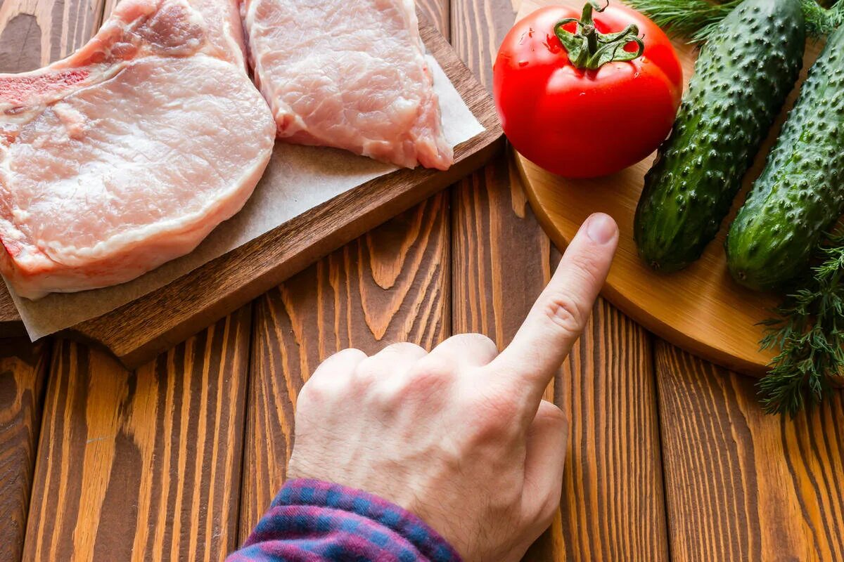 Давно мясо. Отказ от мясной пищи. откажитесь от мяса. мясо и овощи вегетарианство. мясо или овощи.