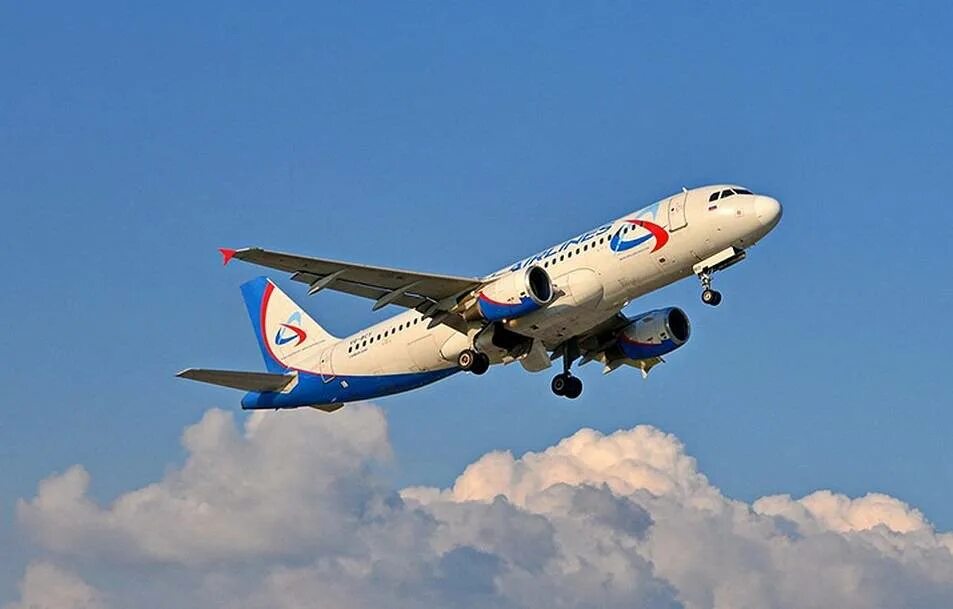 Самолеты авиакомпании уральские авиалинии. Ural airlines самолеты. Уральские авиалинии. Оао ак уральские авиалинии. Самолет урал аирлинес.