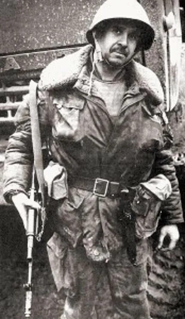 Офицер чеченской. Вдв чечня 1996. боевой офицер чечня. чеченские солдаты. офицеры чеченской войны.