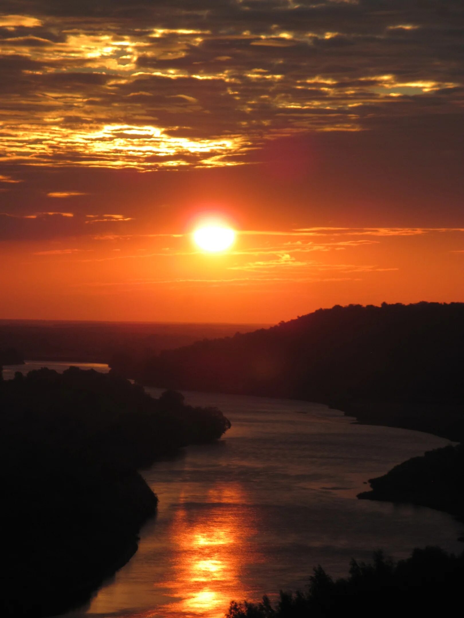 Восход солнца на сегодня село карата. На восходе солнца. красивый восход. закат солнца. красивый рассвет.